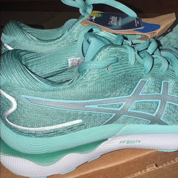 Asics size 7.5 NEW Women's sage blue Aqua Athletic Shoes gel nimbus 24 - Picture 7 of 11